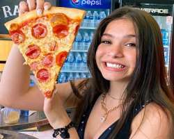 Chloe Habel eating non vegetarian food
